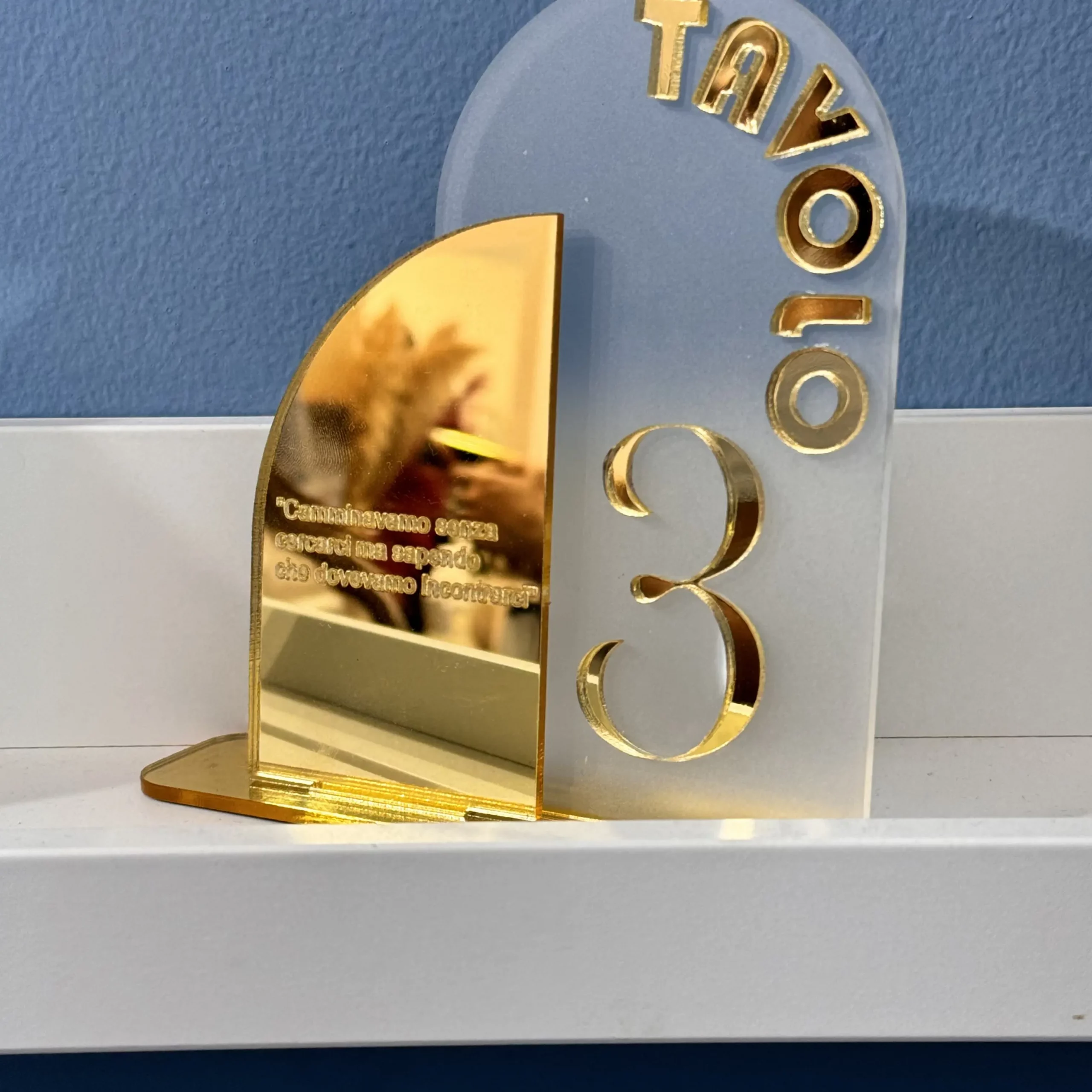 Segnatavolo Matrimonio Plexiglass ad Arco — partecipazione di matrimonio personalizzata Effegi Lab