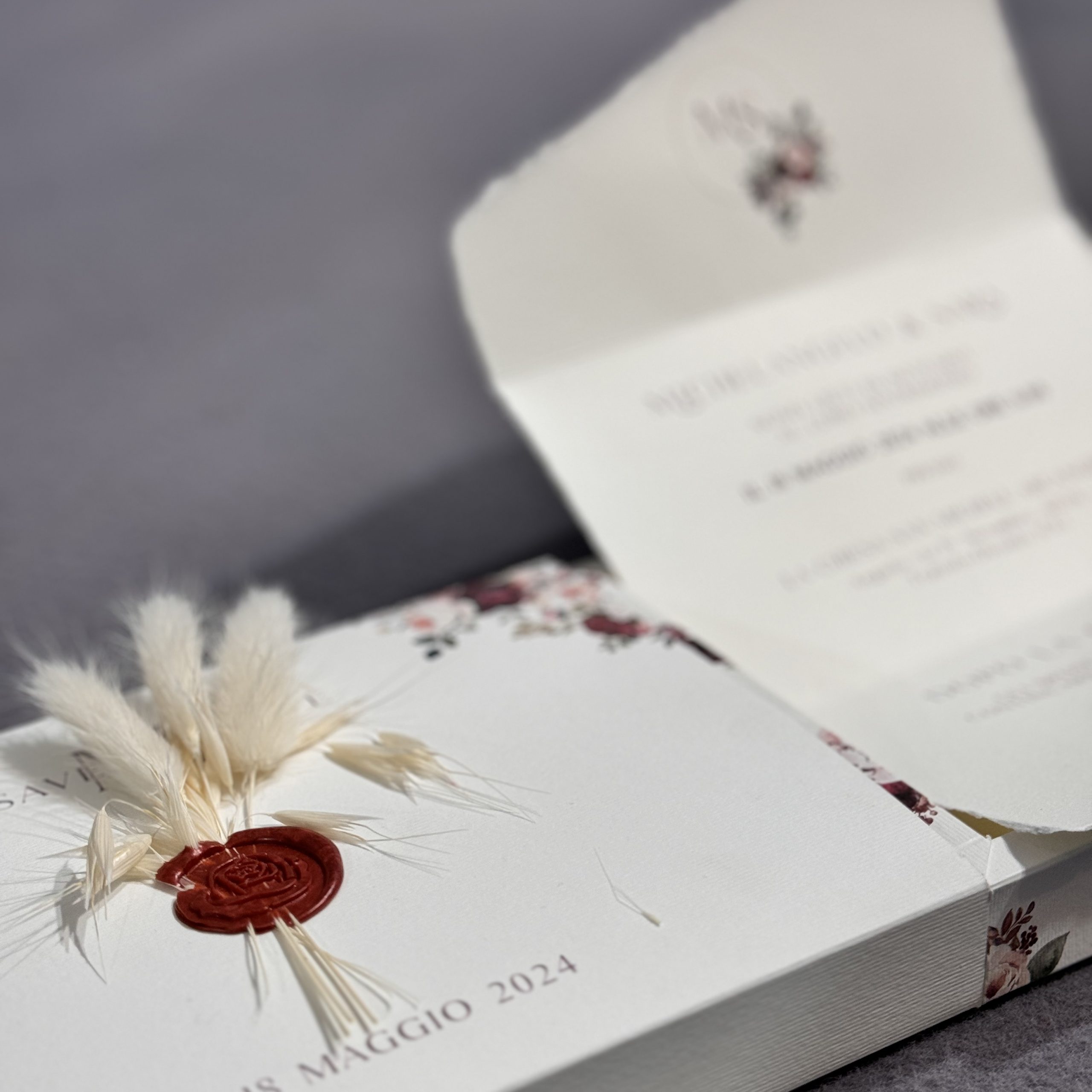 Partecipazione “Mouline Rouge” — partecipazione di matrimonio personalizzata Effegi Lab