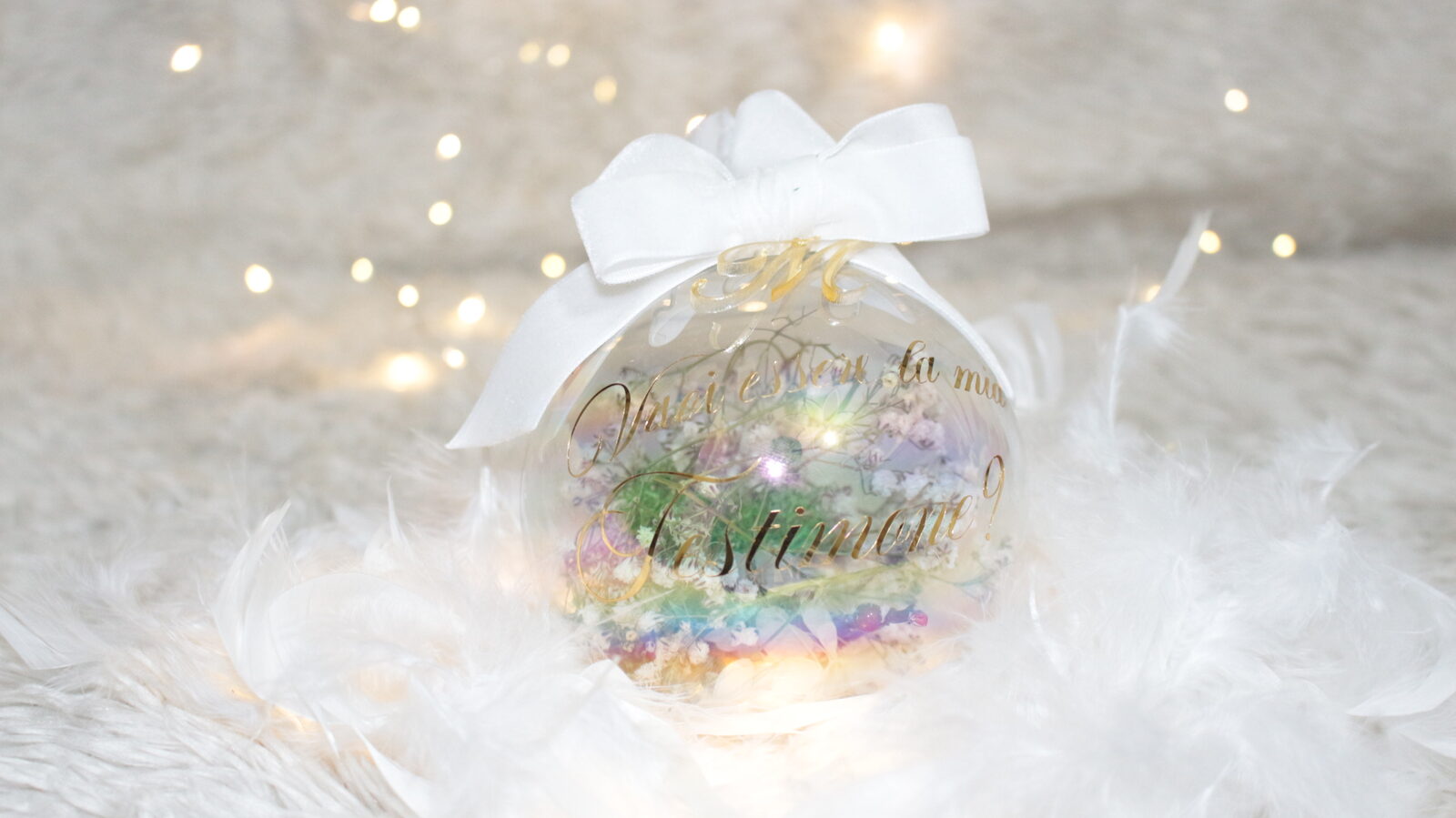 Vuoi essere la mia Testimone? — pallina di Natale personalizzata in vetro 10 cm, Trasparente riempita con fiori secchi e coriandoli pastello