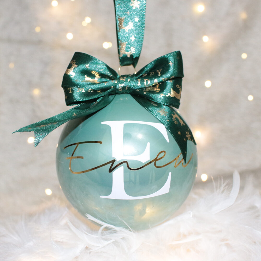 Iniziale & Nome — pallina di Natale personalizzata in vetro 10 cm, Verde acqua perlato