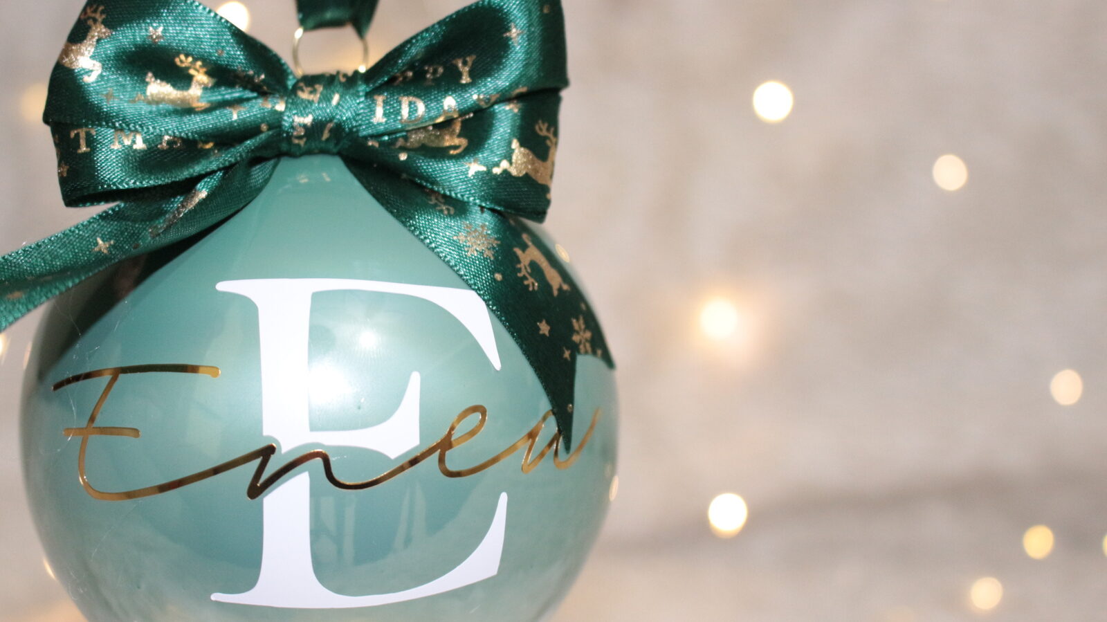 Iniziale & Nome — pallina di Natale personalizzata in vetro 10 cm, Verde acqua perlato